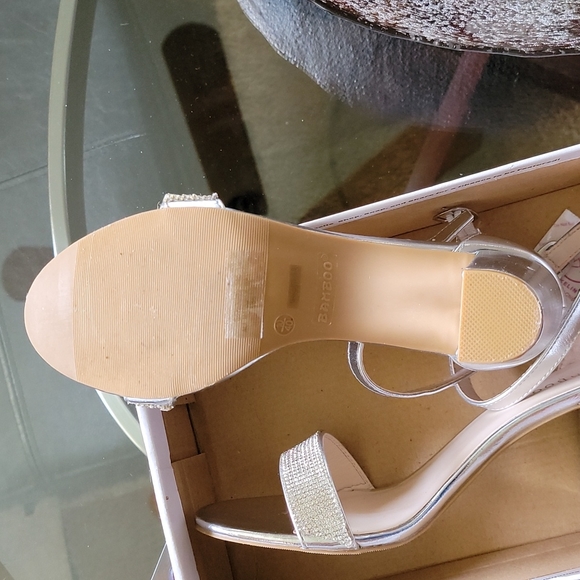 HEELS - Picture 3 of 3